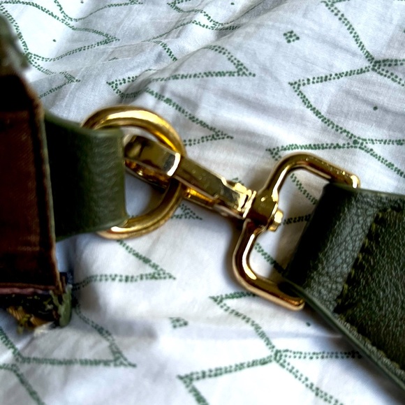 Ahdorned nylon camo messenger bag with adjustable strap - Picture 5 of 10